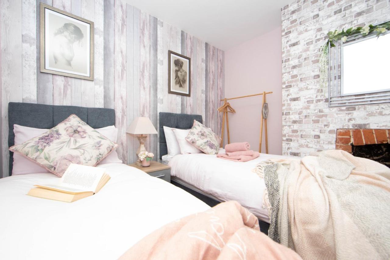 Cosy 3 Bedroom House - Private & Central - Ultra Wifi Canterbury Bagian luar foto